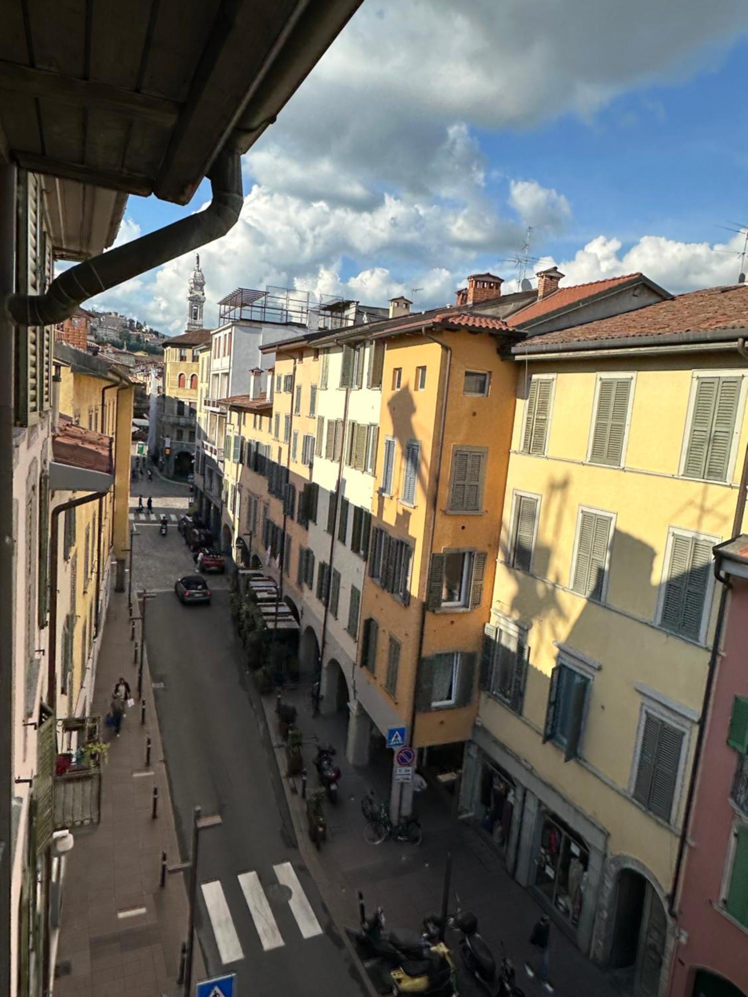 La Mansardina Di San Leonardo Appartement Bergamo Buitenkant foto