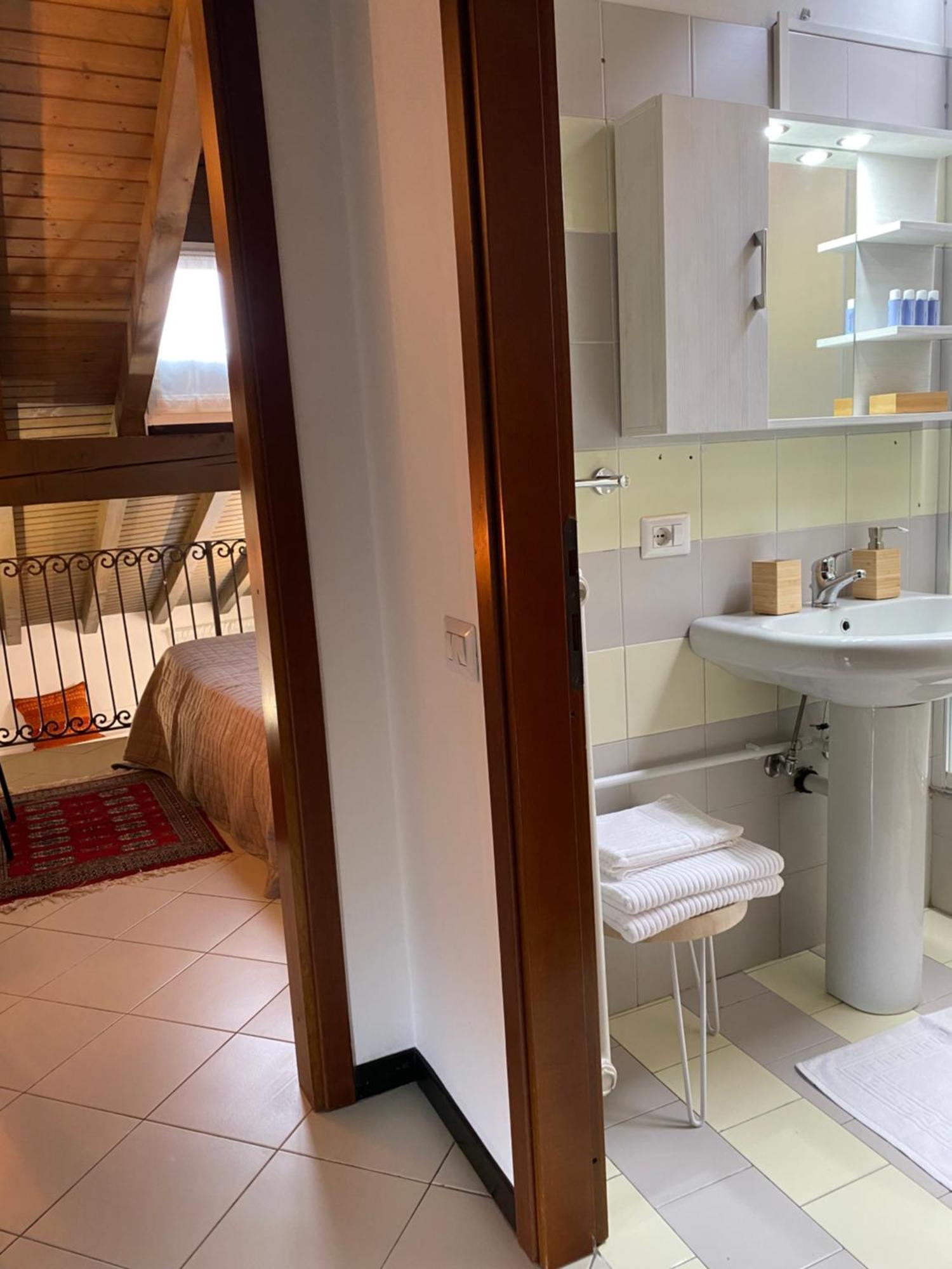 La Mansardina Di San Leonardo Appartement Bergamo Buitenkant foto