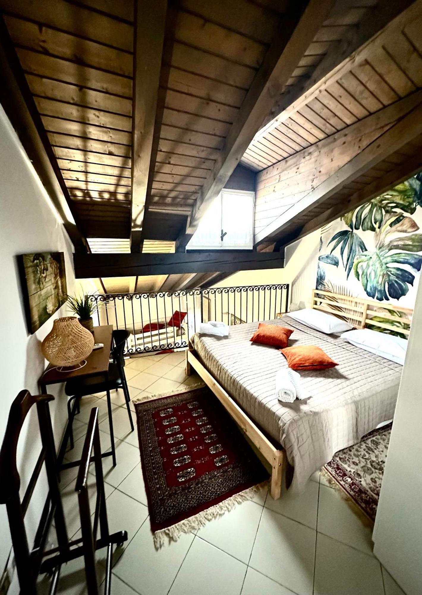 La Mansardina Di San Leonardo Appartement Bergamo Buitenkant foto